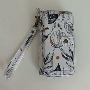 Mahalo clutch wallet/magnetic phone case. For iPhone 11 Pro Max
